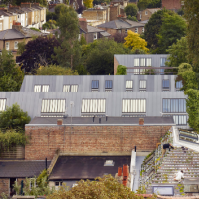Hayhurst and Co为设计师的住宅和工作室创造吊篮式屋顶